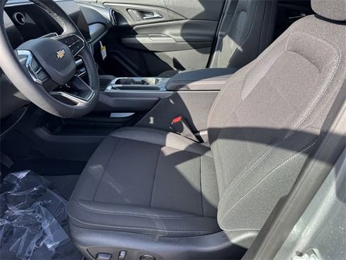 New 2026 Chevrolet Equinox EV LT image 11