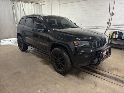 Used 2017 Jeep Grand Cherokee Altitude