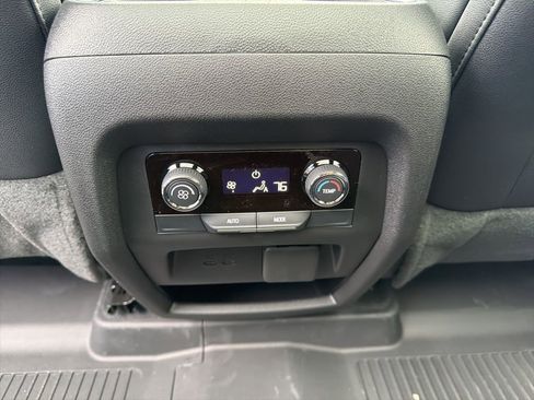 New 2026 Chevrolet Traverse Z71 w/ Driver Confidence Package AWD/4WD image 19