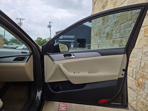 Used 2016 Hyundai Sonata SE image 8