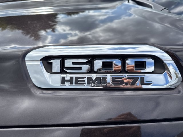 Used 2019 RAM 1500 4x4 Crew Cab image 29