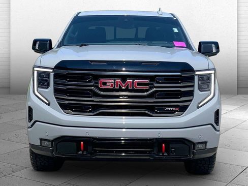 Used 2025 GMC Sierra 1500 AT4 w/ AT4 Premium Package AWD/4WD image 16