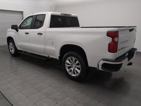 Used 2021 Chevrolet Silverado 1500 Custom image 3