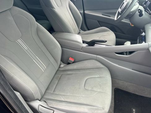 Used 2023 Hyundai Elantra SEL w/ Cargo Package FWD image 11