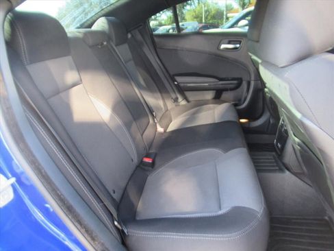 Used 2018 Dodge Charger SXT w/ Blacktop Package image 27