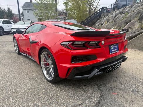 Used 2025 Chevrolet Corvette Z06 RWD image 36