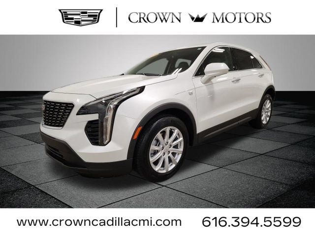 Certified 2023 Cadillac XT4 Luxury w/ Driver Awareness Package FWD image 7