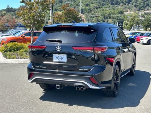 Used 2023 Toyota Highlander XSE AWD/4WD image 5