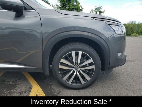 Certified 2025 Nissan Pathfinder Platinum w/ Cargo Package AWD/4WD image 10