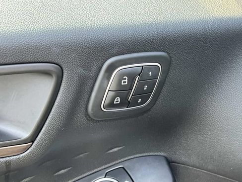 Certified 2020 Ford Escape Titanium AWD/4WD image 17
