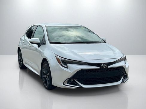 Used 2024 Toyota Corolla XSE FWD image 3