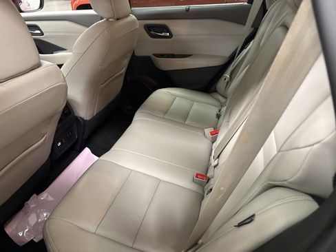 Used 2022 Nissan Rogue SL w/ SL Premium Package image 15