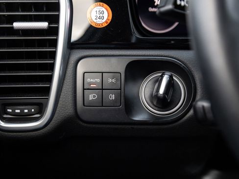 Certified 2023 Porsche Cayenne image 17