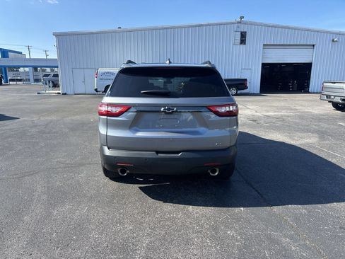 Used 2021 Chevrolet Traverse RS w/ LPO, Floor Liner Package FWD image 5