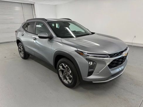 New 2026 Chevrolet Trax LT w/ LT Convenience Package image 3