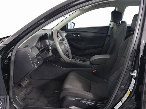 Used 2023 Honda Accord LX image 10