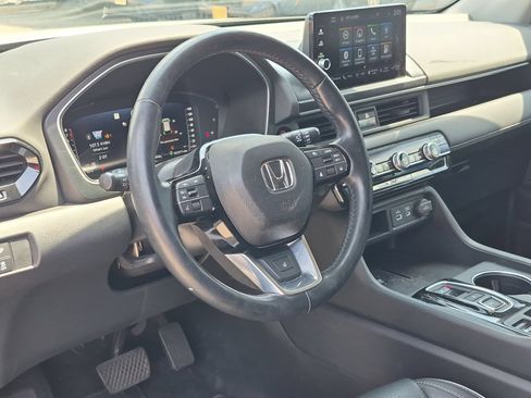 Used 2024 Honda Pilot Elite image 12