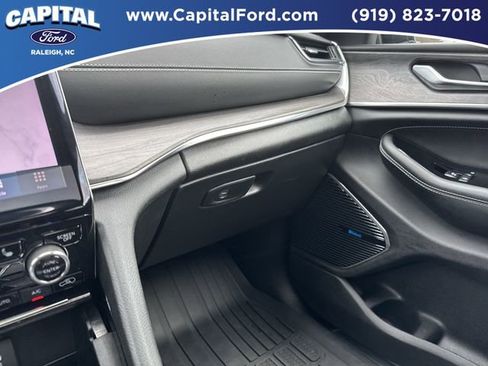 Used 2024 Jeep Grand Cherokee L Overland w/ Trailer Tow Package image 27