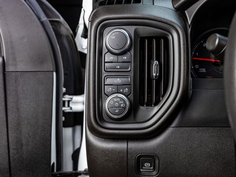 Used 2020 GMC Sierra 2500 4x4 Crew Cab w/ Gooseneck/5TH Wheel Package image 21