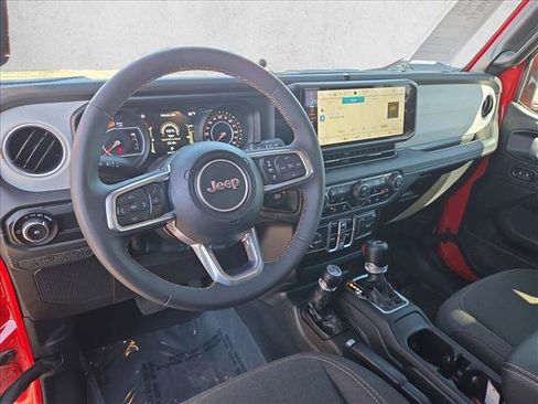 Used 2024 Jeep Wrangler Unlimited Sahara w/ Technology Group AWD/4WD image 10