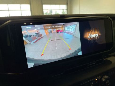 Used 2025 Jeep Wrangler Unlimited Rubicon image 19