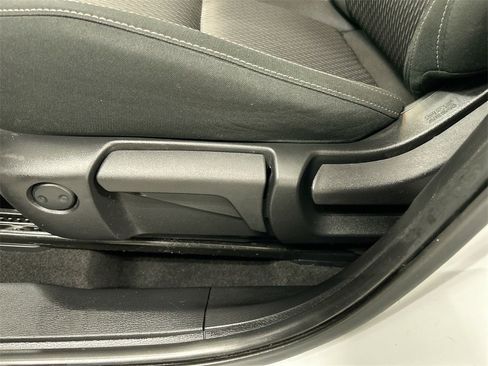 Used 2022 Mitsubishi Outlander ES image 10