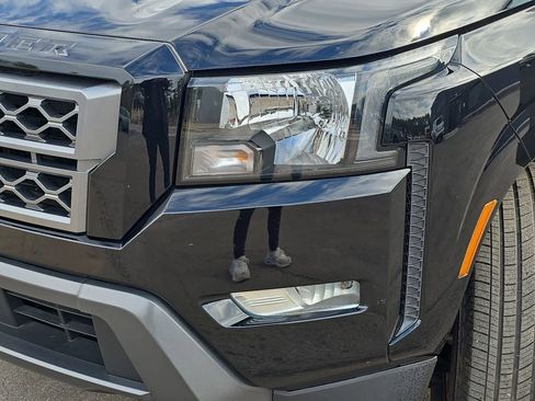 Used 2024 Nissan Frontier SV w/ SV Convenience Package image 32