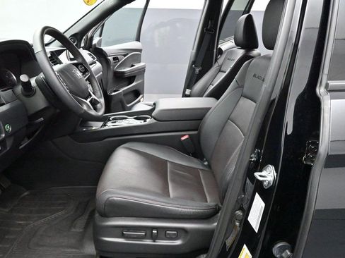 Used 2024 Honda Passport Black Edition image 15