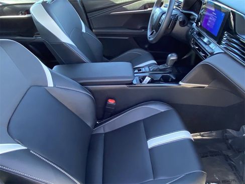 Certified 2025 Toyota Camry SE image 15