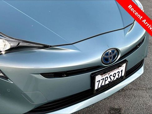 Certified 2017 Toyota Prius Four Touring w/ Premium Convenience Package image 33