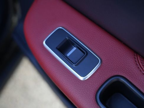 Used 2017 Jaguar F-PACE R-Sport image 40