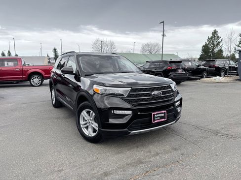 Used 2024 Ford Explorer XLT w/ Equipment Group 202A image 3