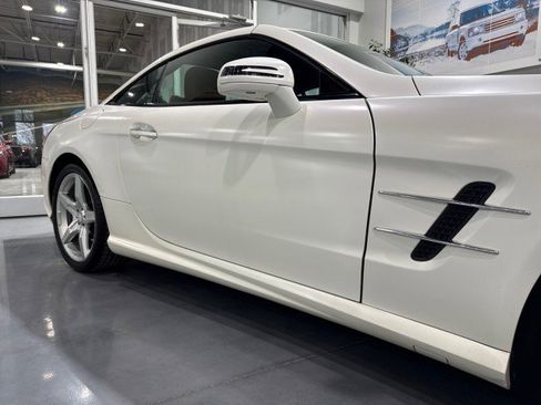 Used 2013 Mercedes-Benz SL 550 w/ Premium Pkg image 23