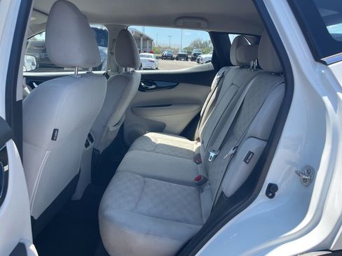 Used 2020 Nissan Rogue Sport SV FWD image 8