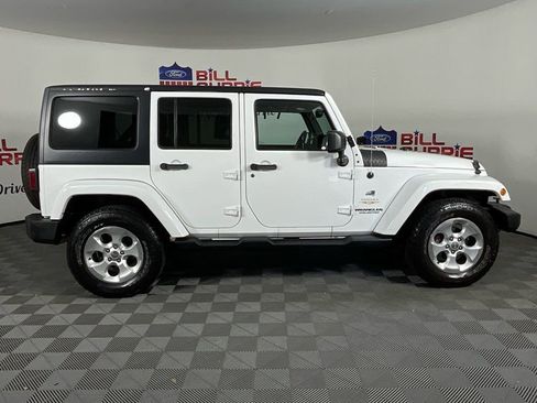 Used 2013 Jeep Wrangler Unlimited Sahara image 2