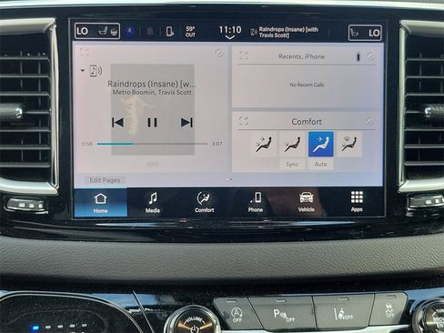 Used 2024 Chrysler Pacifica Touring-L image 10