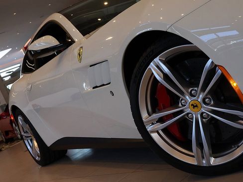 Certified 2018 Ferrari GTC4Lusso V12 image 13