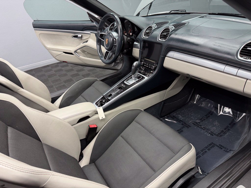Used 2018 Porsche 718 Boxster RWD image 40