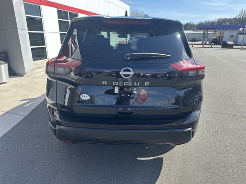 Used 2025 Nissan Rogue SV image 7