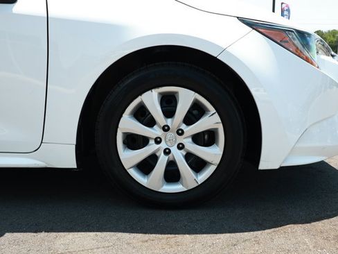 Used 2021 Toyota Corolla LE FWD image 5