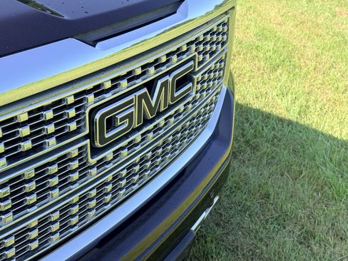 Used 2016 GMC Sierra 1500 Denali w/ Enhanced Driver Alert Package RWD image 9