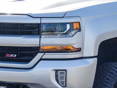 Used 2018 Chevrolet Silverado 1500 LT w/ All Star Edition AWD/4WD image 8