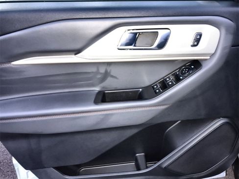 New 2026 Ford Explorer Active image 13