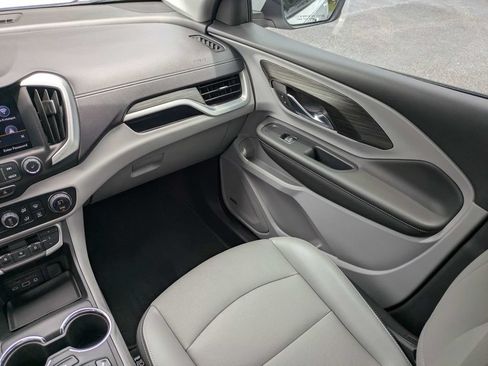 Used 2023 GMC Terrain SLT w/ Infotainment Package II FWD image 18