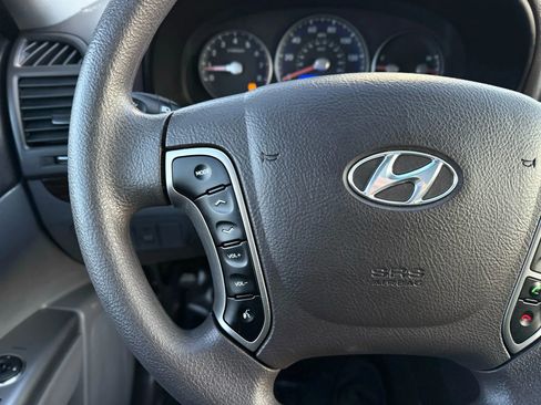 Used 2010 Hyundai Santa Fe GLS image 25