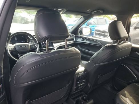 Used 2022 Jeep Grand Cherokee L Laredo AWD/4WD image 12