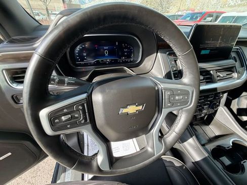 Used 2023 Chevrolet Suburban Premier image 10