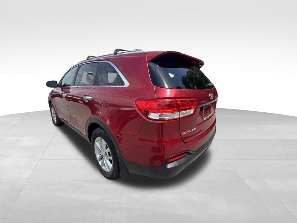 Used 2016 Kia Sorento FWD w/ LX Convenience Package image 4