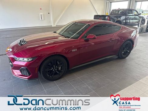 Used 2025 Ford Mustang GT RWD image 1