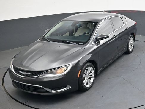 Used 2017 Chrysler 200 Limited Platinum image 24